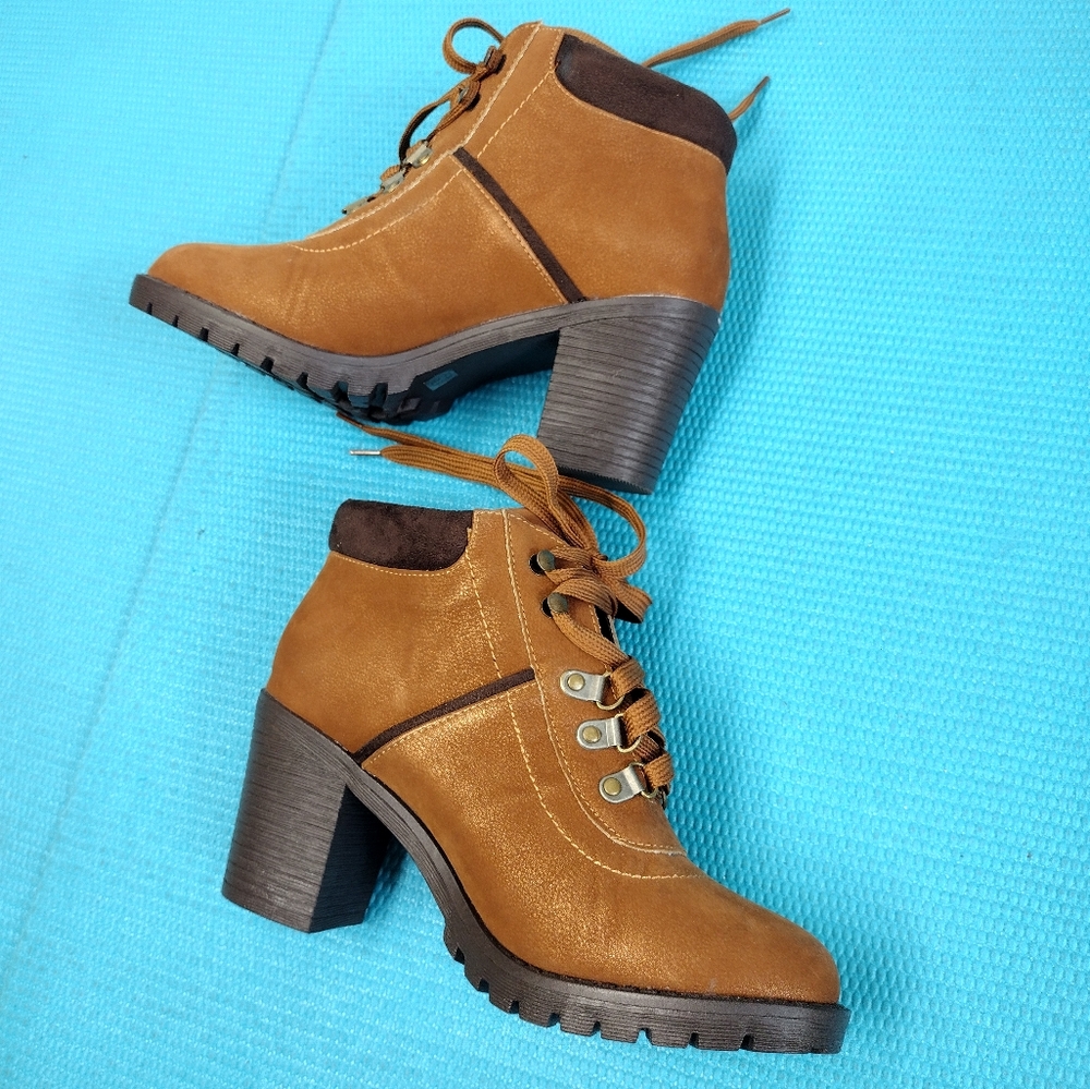 Celebrity Jane Womens Chunky High Heel Lace-up Ankle Boots 6.5